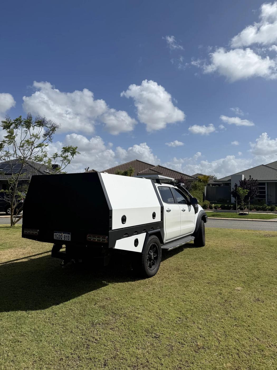 Ranger two-tone canopy: rear three-quarter