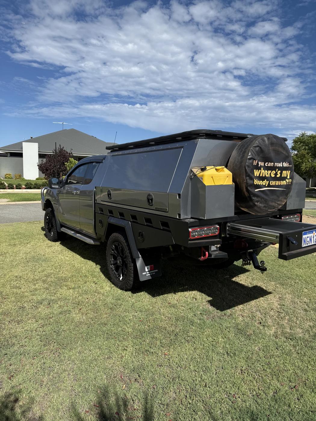 BT-50 touring canopy: rear three-quarter