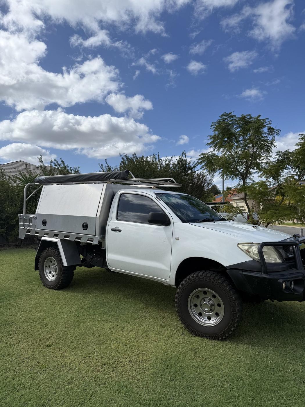 Hilux single cab canopy & awning: front three-quarter