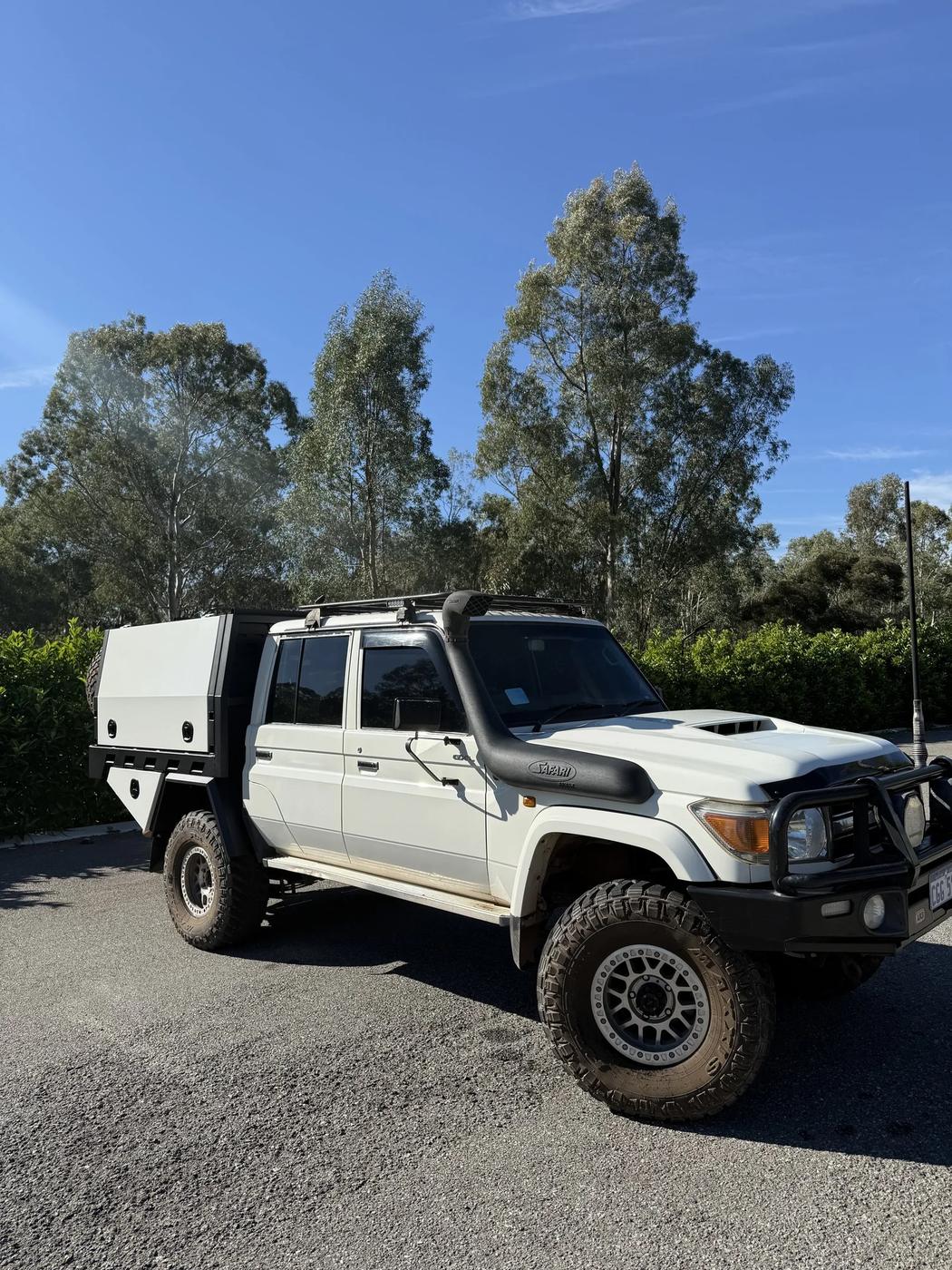 LandCruiser 79 canopy